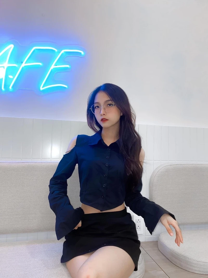 Gái xinh cute dạo phố, tạo ấn tượng mạnh với vẻ đẹp đáng yêu