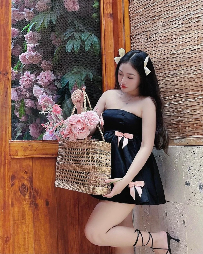 Gái xinh 21 hot girl, nổi bật với phong cách trẻ trung và năng động