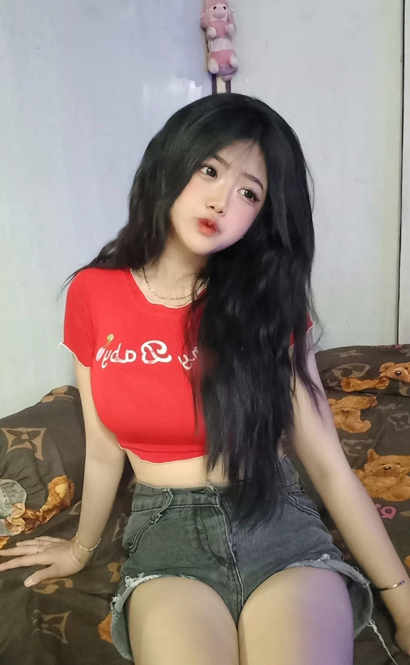Gaixinh24h hot girl nổi bật với vẻ đẹp tự nhiên và cuốn hút