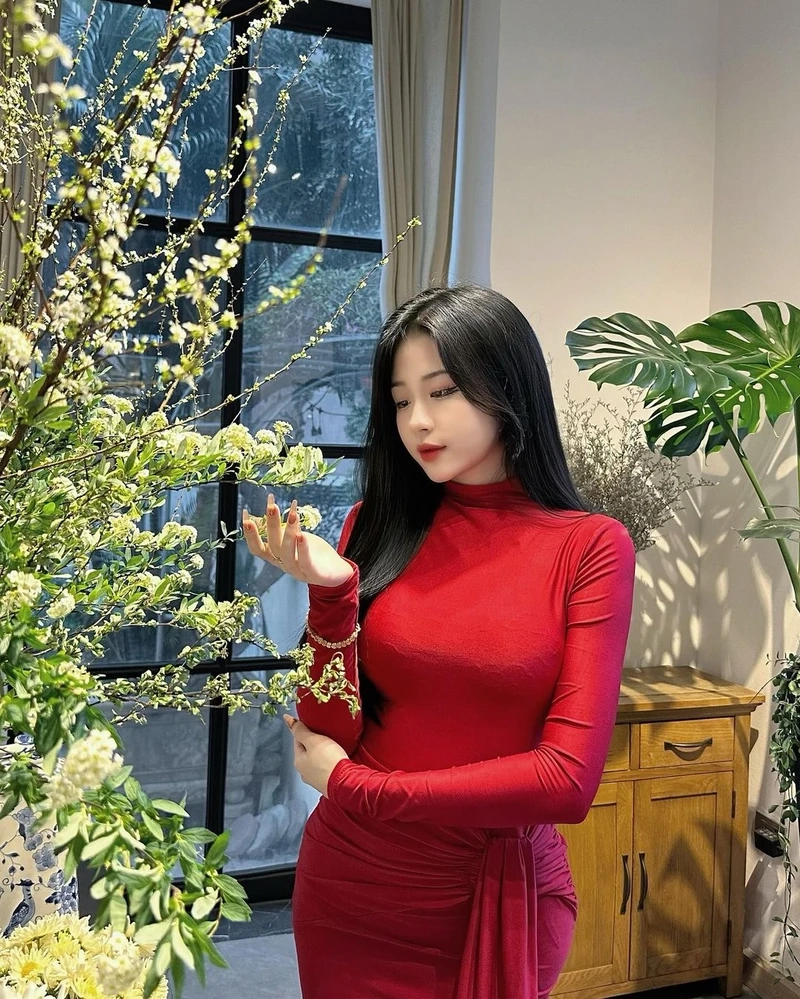 Gái xinh mặc váy ngắn tiktok, tạo sự thu hút mạnh mẽ và trẻ trung