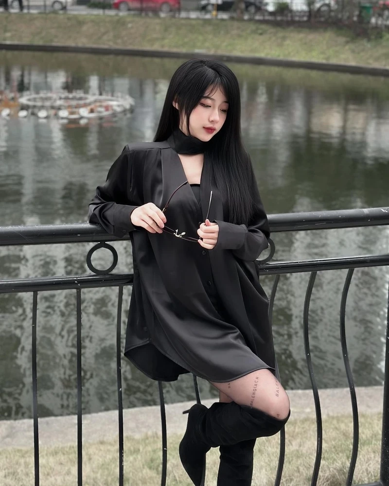 Gái xinh tiktok mặc váy ngắn nhảy, dễ dàng thu hút sự chú ý