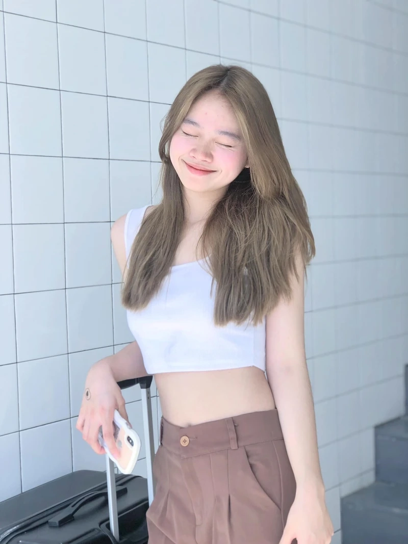 Gái xinh 6789 sexy, tỏa sáng với thần thái cuốn hút và quyến rũ