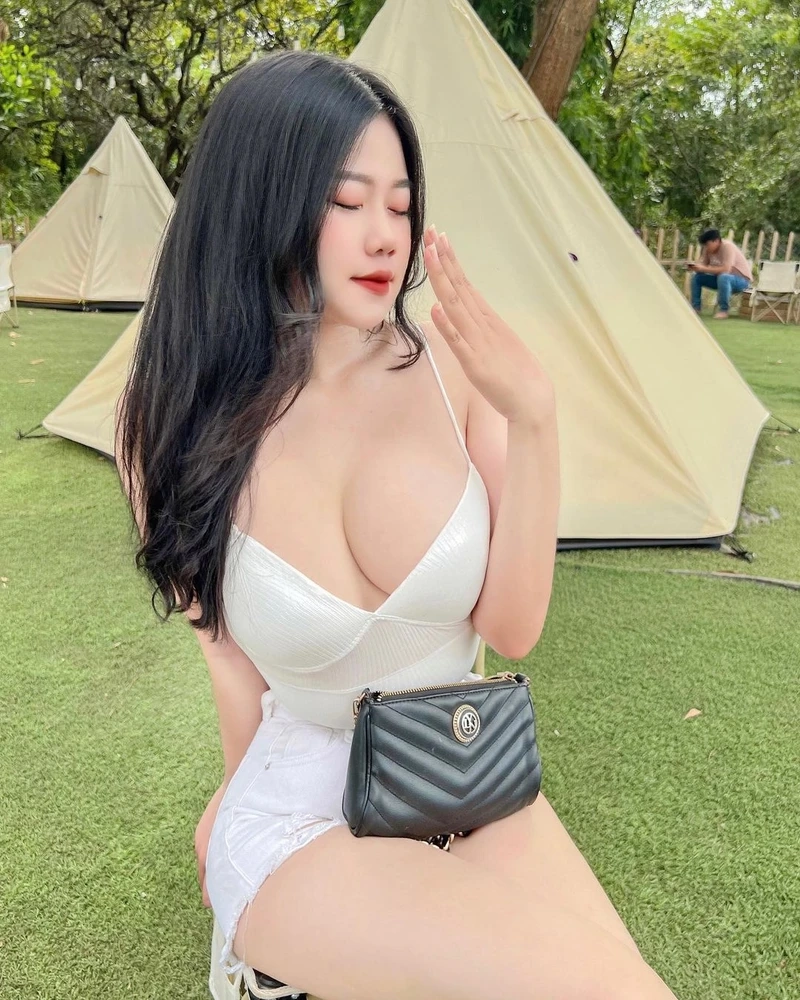 Gái xinh mặc áo dài, thu hút mọi ánh nhìn với vẻ đẹp dịu dàng
