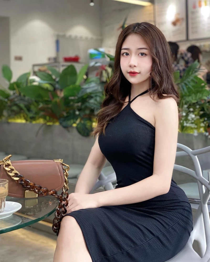Anh sexy gái xinh, toát lên sự tự tin và thần thái cuốn hút