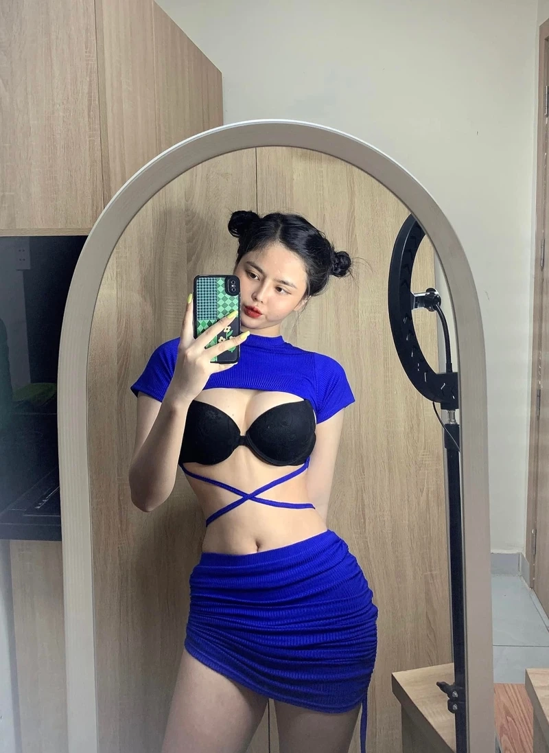 Gái xinh mặc váy trắng, dễ dàng thu hút với vẻ đẹp thuần khiết