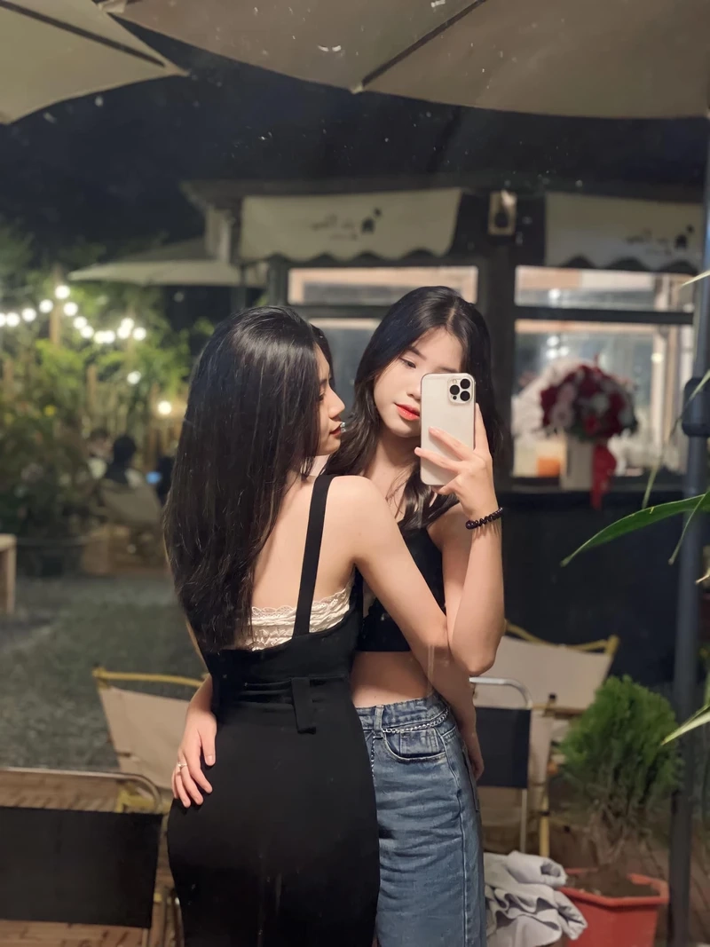 Gái xinh chụp ảnh che mặt mang nét đẹp duyên dáng