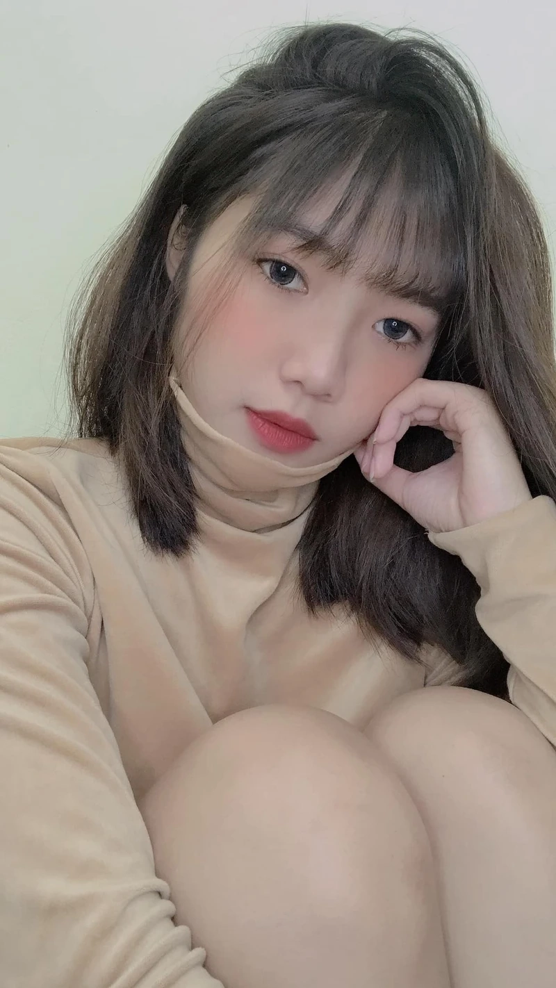 Gái xinh hot girl, thu hút sự chú ý với vẻ đẹp tự nhiên
