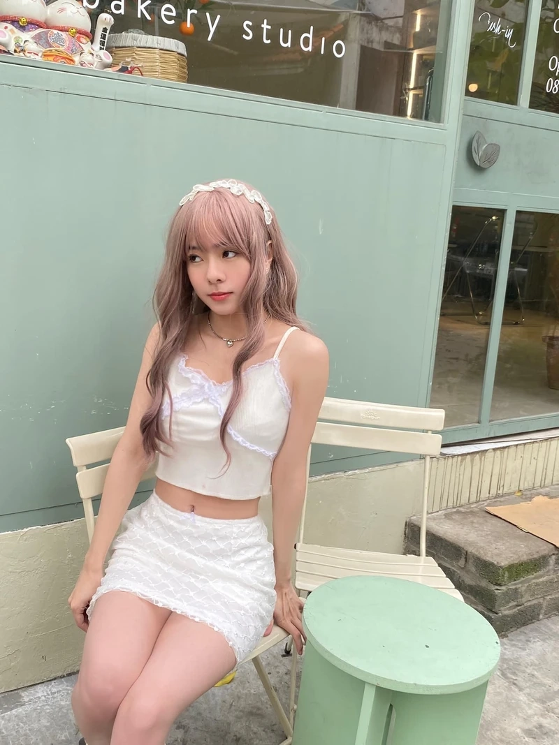Ảnh gái xinh 2k8, thể hiện sự quyến rũ và ngọt ngào trong từng khoảnh khắc
