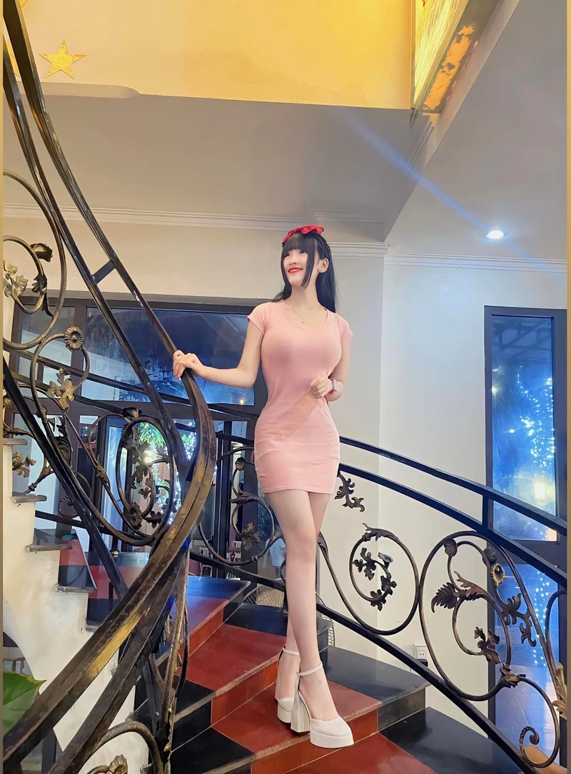 Các kiểu tóc xoăn sóng dài, tôn lên vẻ đẹp mềm mại và cuốn hút