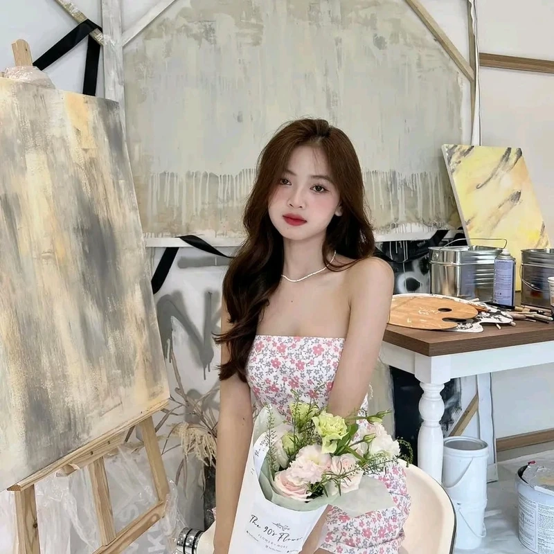  Kiểu tóc dài xoăn, đem lại vẻ đẹp sang trọng và cuốn hút
