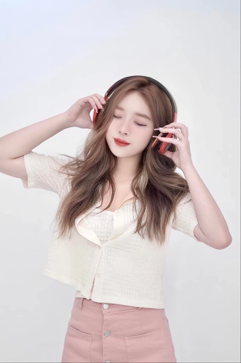 Gái xinh lớp 8 selfie ghi lại hình ảnh dễ thương trẻ trung