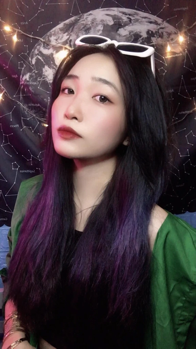 Gái xinh nhảy sexy TikTok, tỏa sáng với phong cách quyến rũ