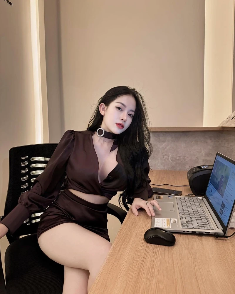 Gái xinh dáng đẹp, dễ dàng thu hút mọi ánh nhìn với vẻ đẹp tự tin