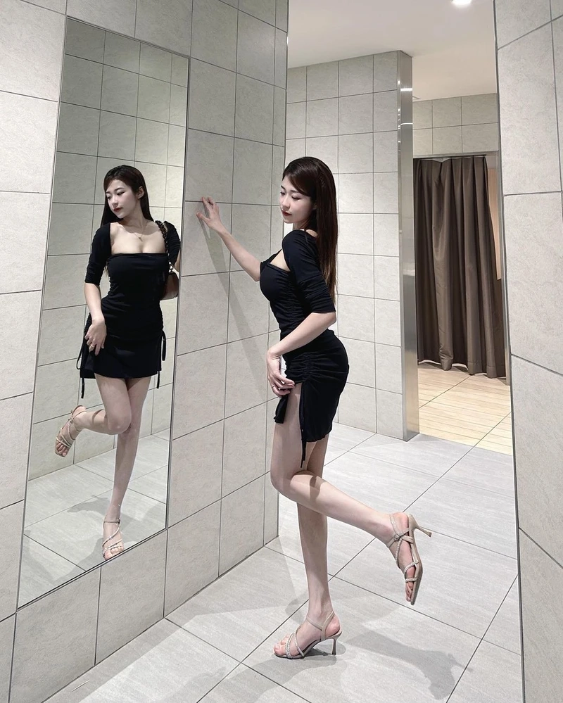 Gái xinh cute đeo kính, thu hút mọi ánh nhìn với sự đáng yêu