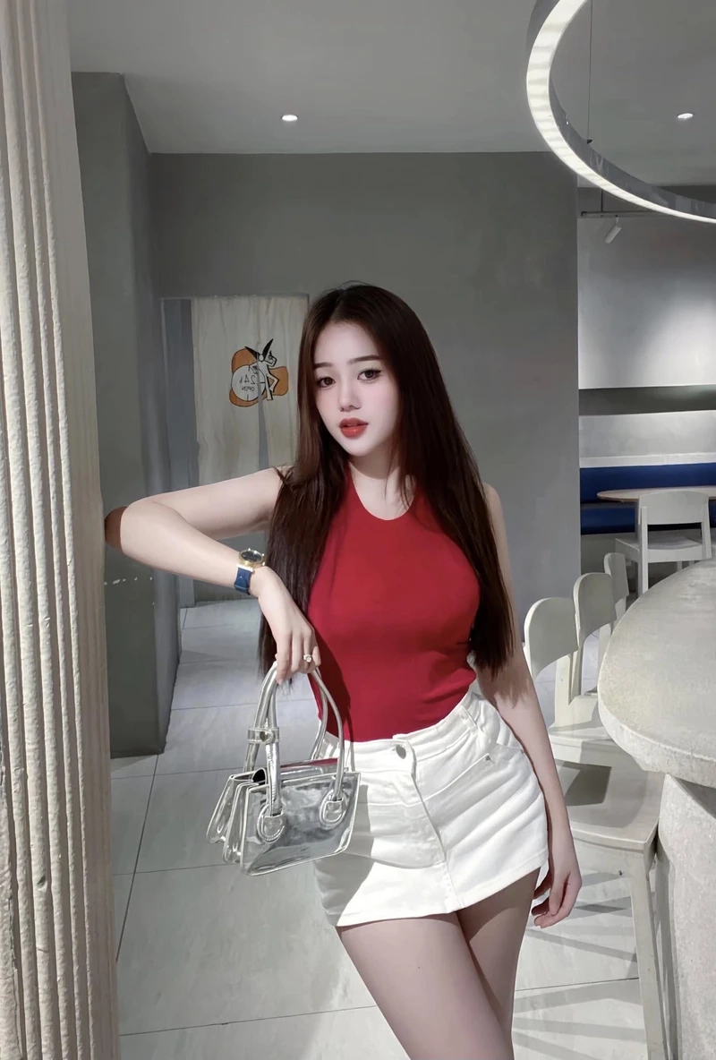Hình gái xinh che mặt mang đến vẻ đẹp quyến rũ, cuốn hút
