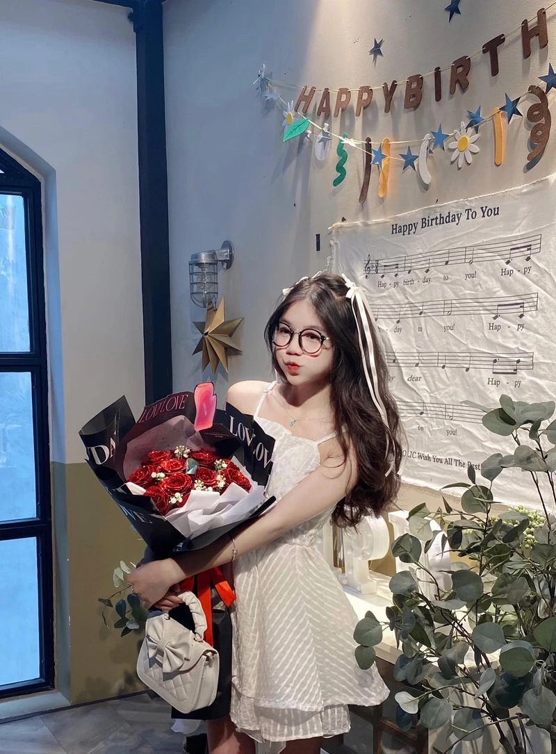 Gái xinh photo TikTok, nổi bật trong những video thú vị và thu hút