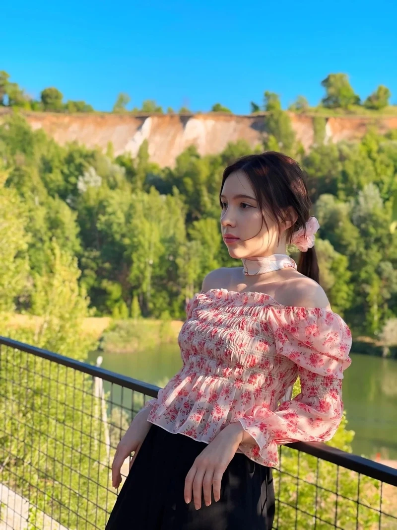 Gái xinh mặc váy ngắn tiktok ghi lại khoảnh khắc năng động rạng rỡ