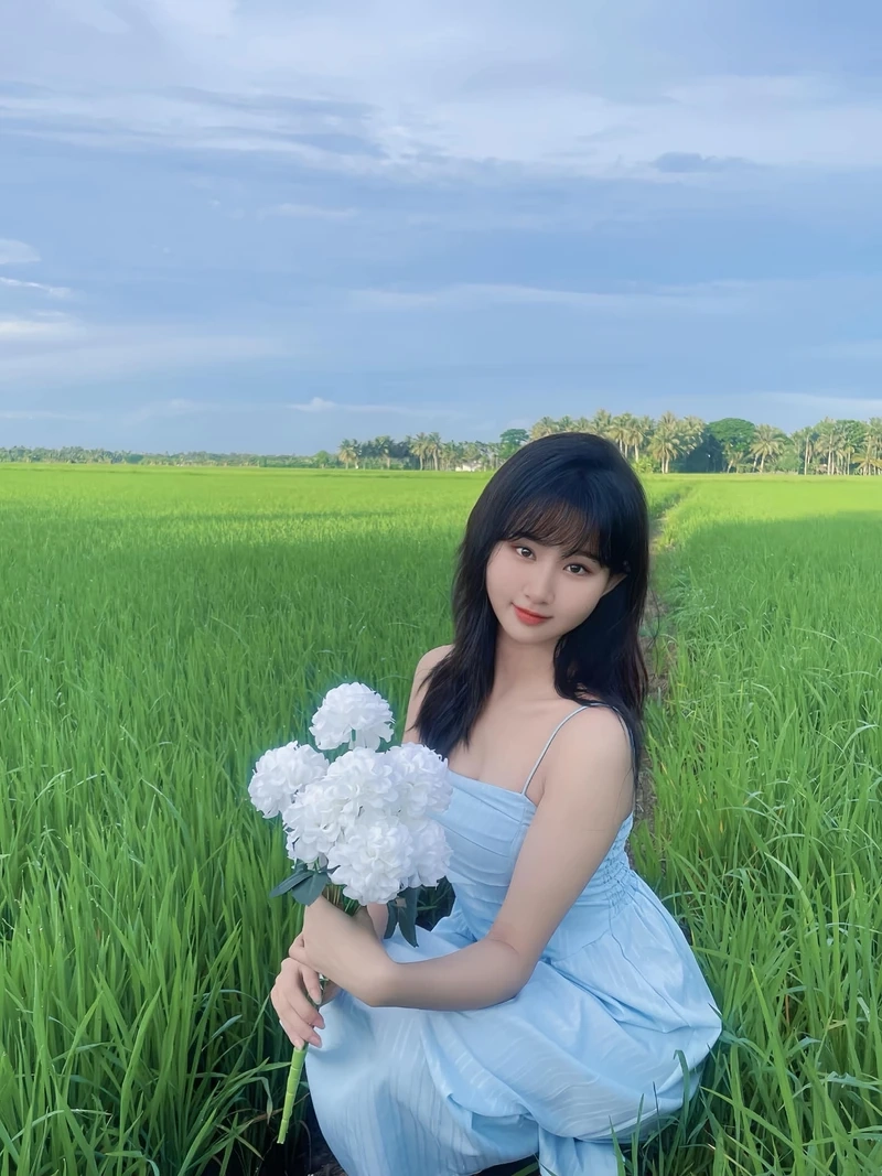 Gái xinh 2k11 với nét đẹp tự nhiên và năng động, thu hút mọi ánh nhìn