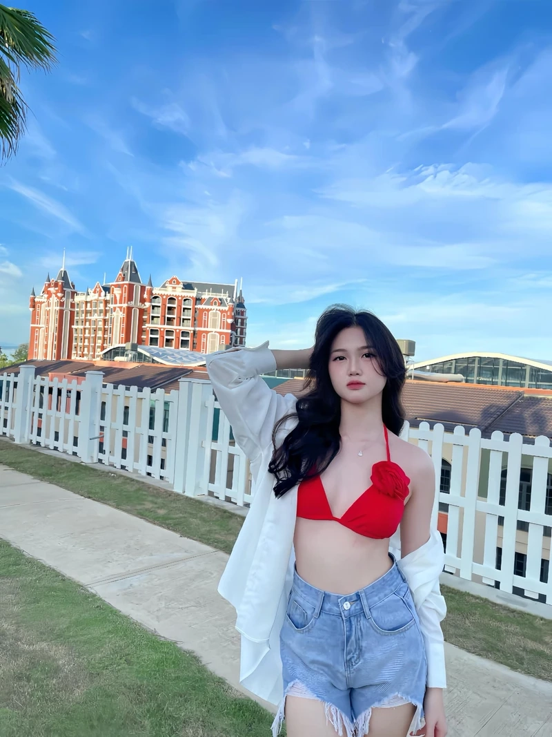 Gái xinh 2k12 thể hiện sự tươi trẻ và dễ thương trong từng bức ảnh