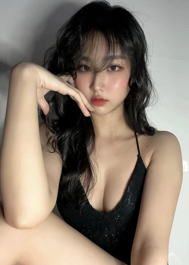 Gái xinh xinh sexy thu hút mọi ánh nhìn nhờ vẻ ngoài cuốn hút