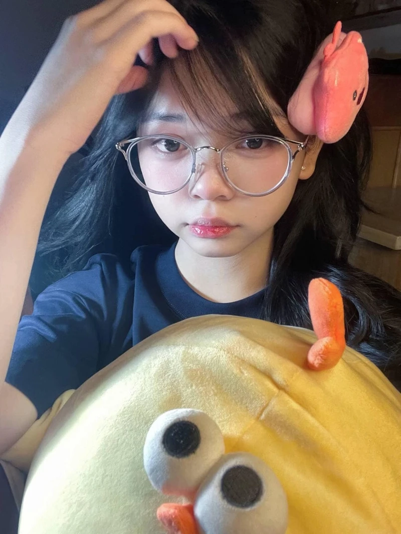 Gái xinh 2k9 với nét đẹp trẻ trung và dễ thương gây ấn tượng mạnh