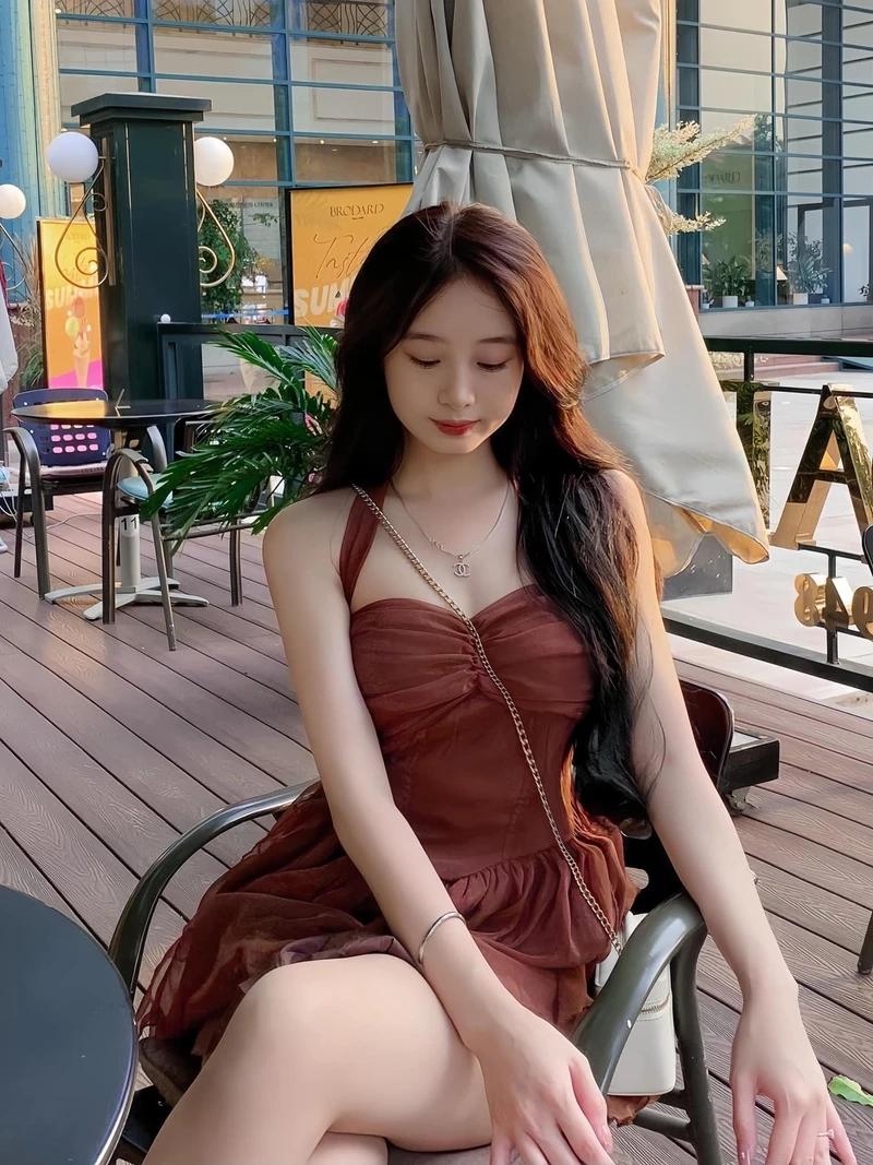 Gái mlem cực dễ thương thu hút mọi ánh nhìn nhờ sự ngọt ngào và dễ mến