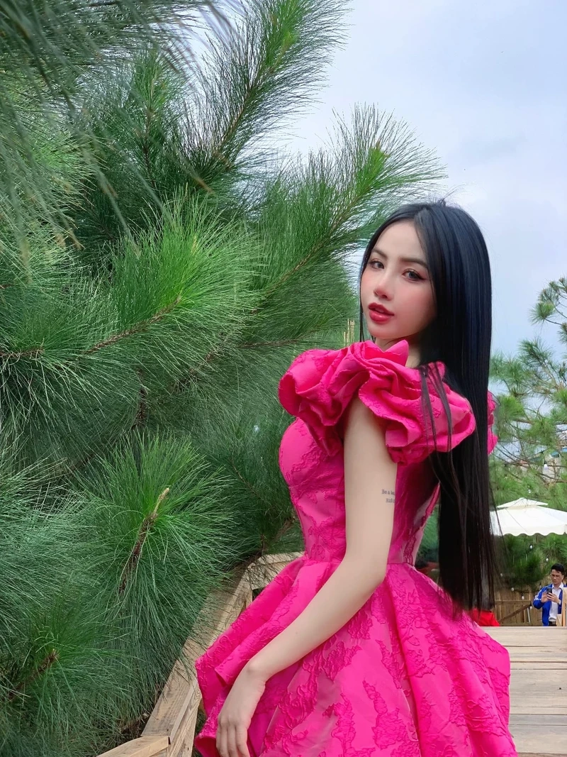 Gái đẹp Twitter nổi bật với những bức ảnh ngọt ngào và ấn tượng
