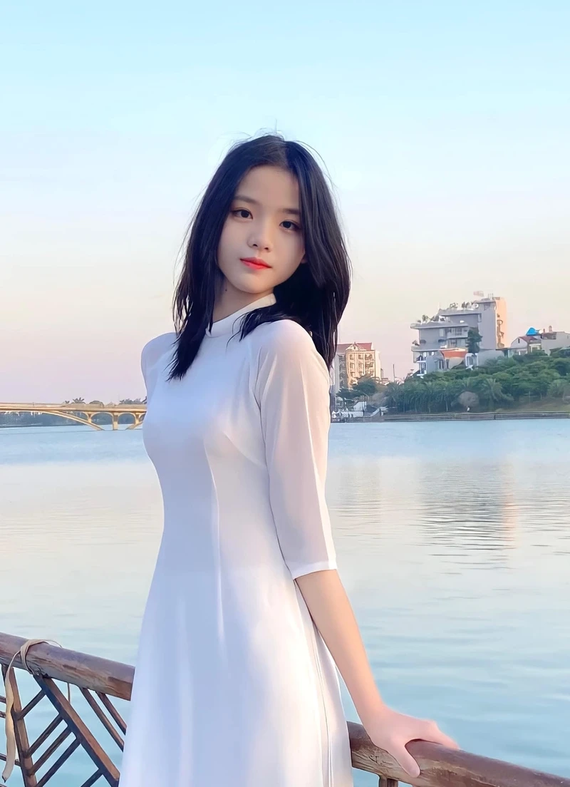 Ảnh gái cute che mặt làm nổi bật vẻ dễ thương và thu hút sự chú ý