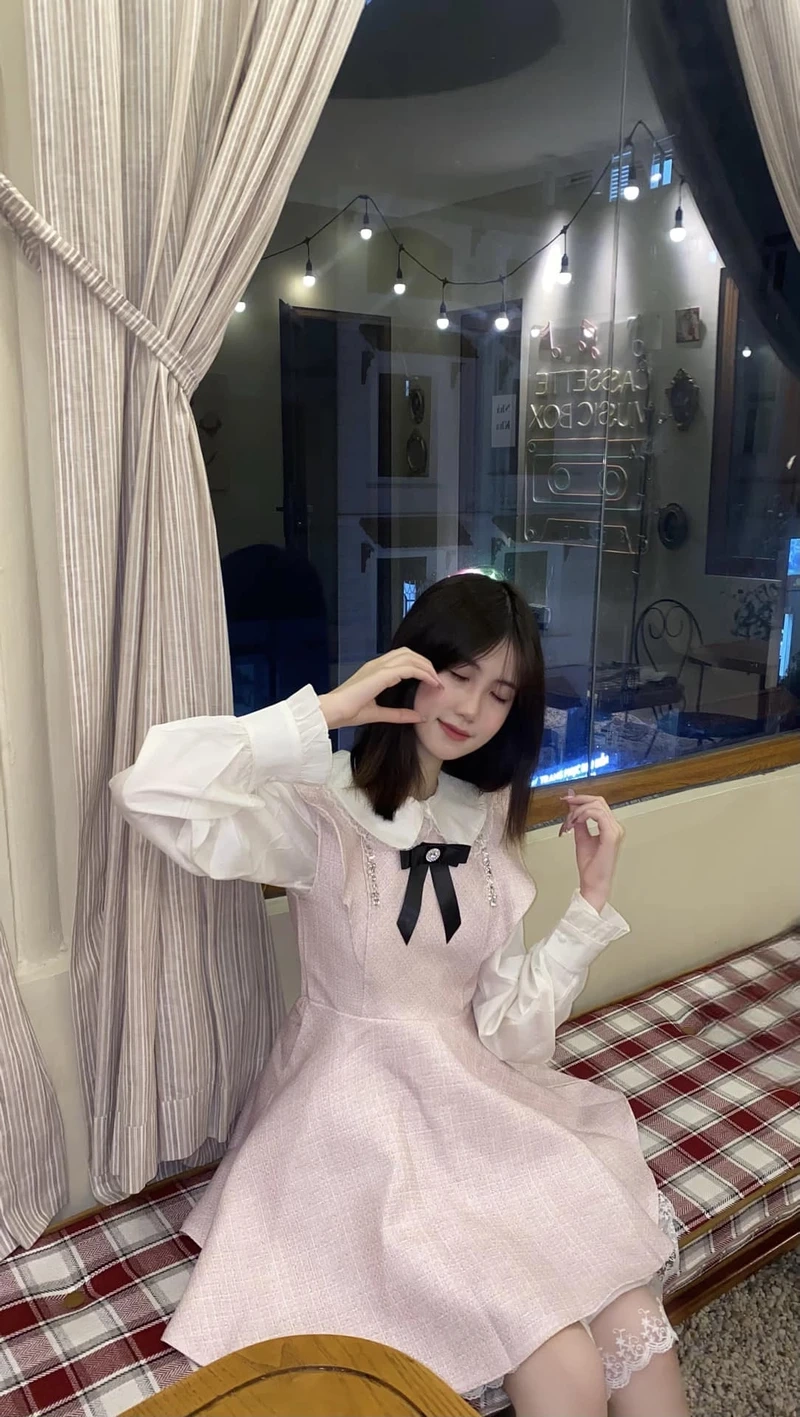 Gái xinh 18 tuổi dễ thương gây ấn tượng mạnh với nụ cười tươi