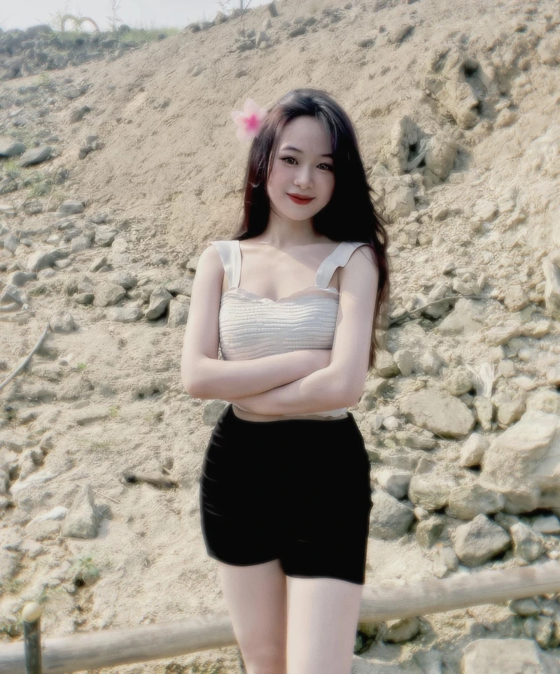Anh gai bikini mang đến sức hút mạnh mẽ với thân hình đẹp, quyến rũ