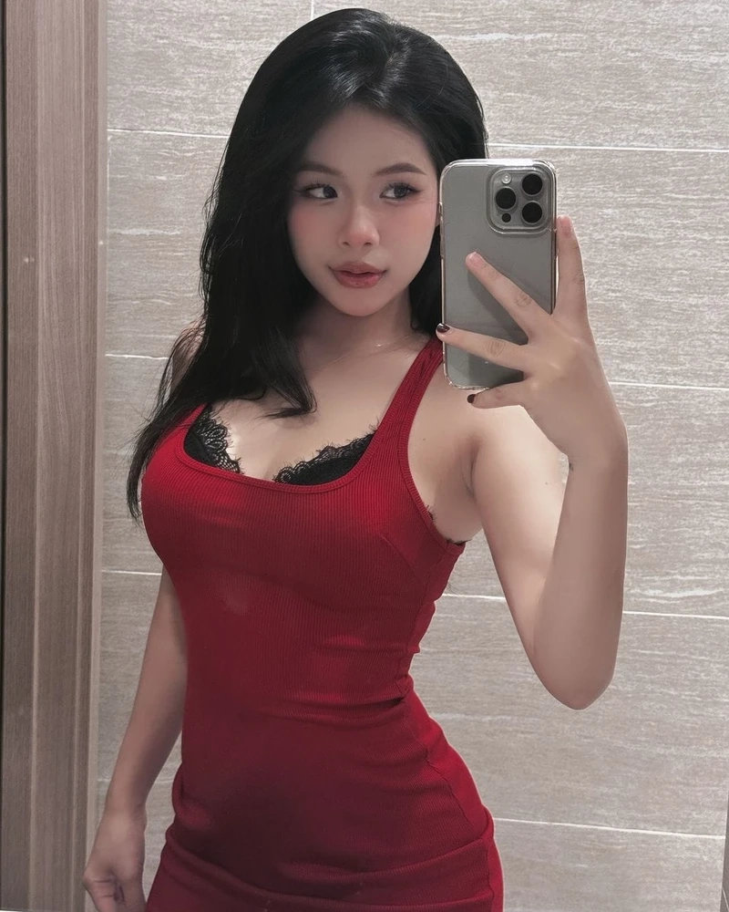 Gái xinh 19 tuổi dễ thương mang đến sự ngọt ngào và tự nhiên