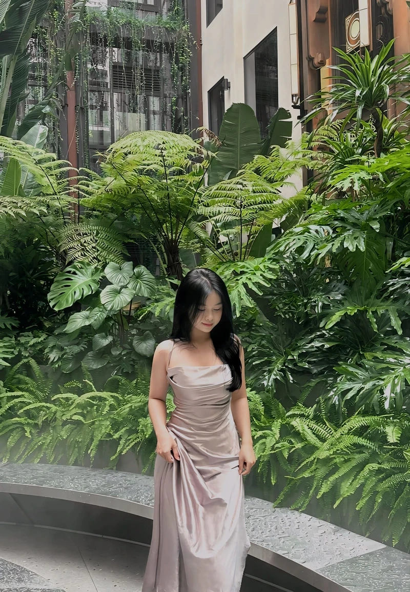 Gái xinh 20 tuổi sexy toát lên vẻ đẹp gợi cảm, quyến rũ và cuốn hút