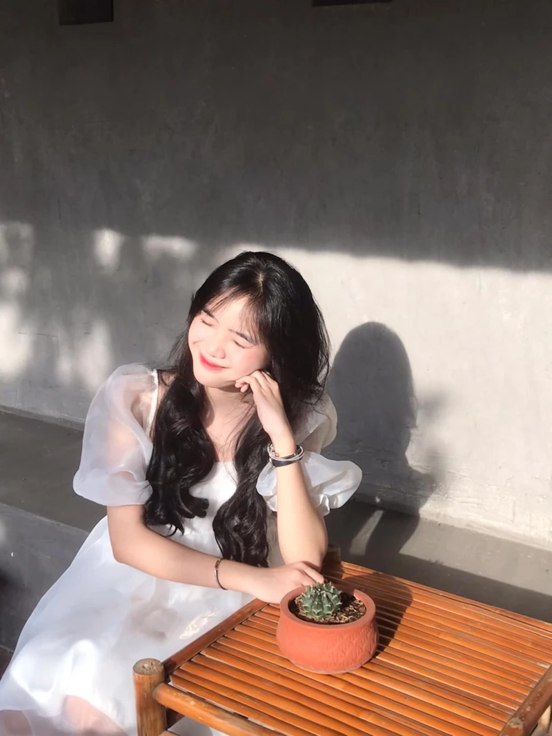 Youtube tiktok gái xinh chia sẻ những video quyến rũ, đầy cuốn hút