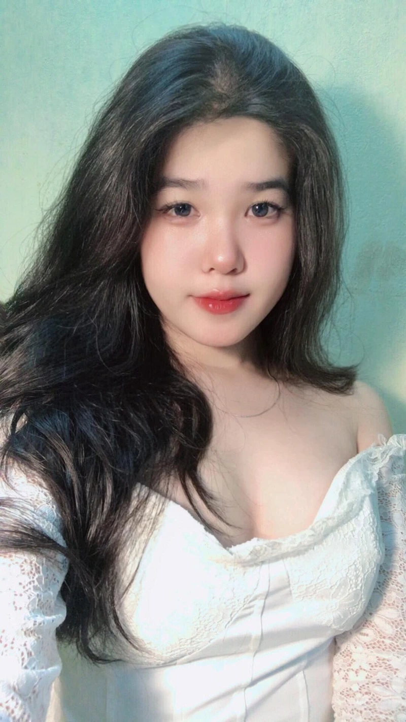 Hình ảnh gái xinh lớp 8 gây ấn tượng với nét đẹp trẻ trung, dễ thương
