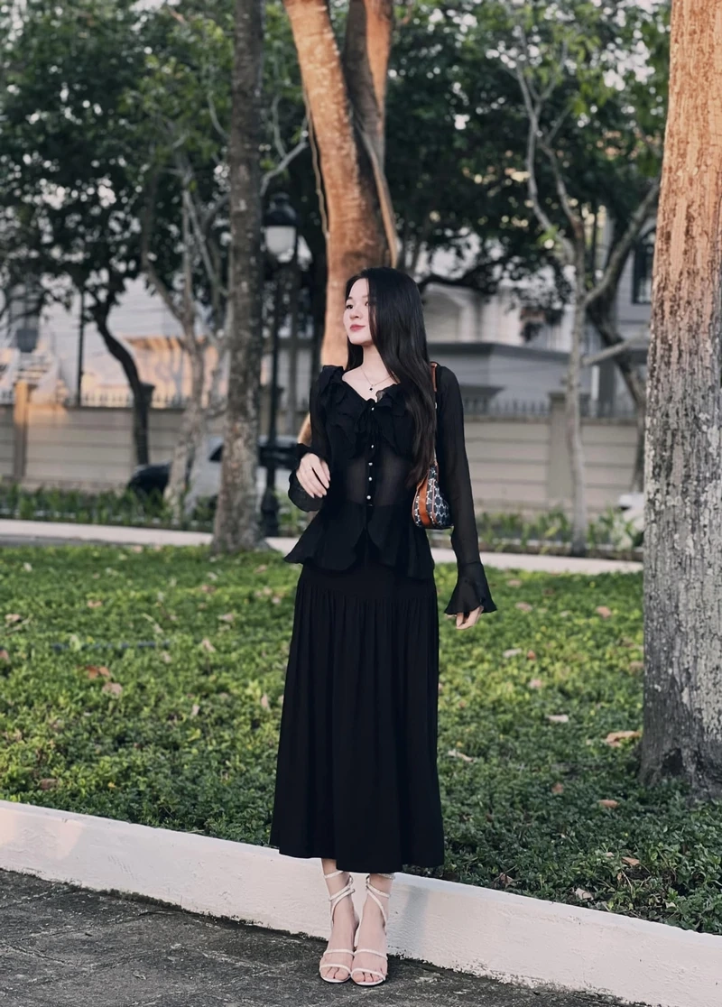 Ảnh gái trung quốc che mặt toát lên vẻ đẹp thanh thoát, cuốn hút