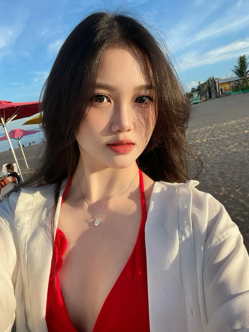 Ảnh mạng gái xinh che mặt thể hiện nét dễ thương, thu hút mọi người