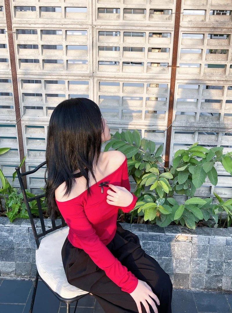Ảnh gái đẹp k6 thu hút mọi ánh nhìn nhờ vẻ đẹp tươi sáng, ngọt ngào