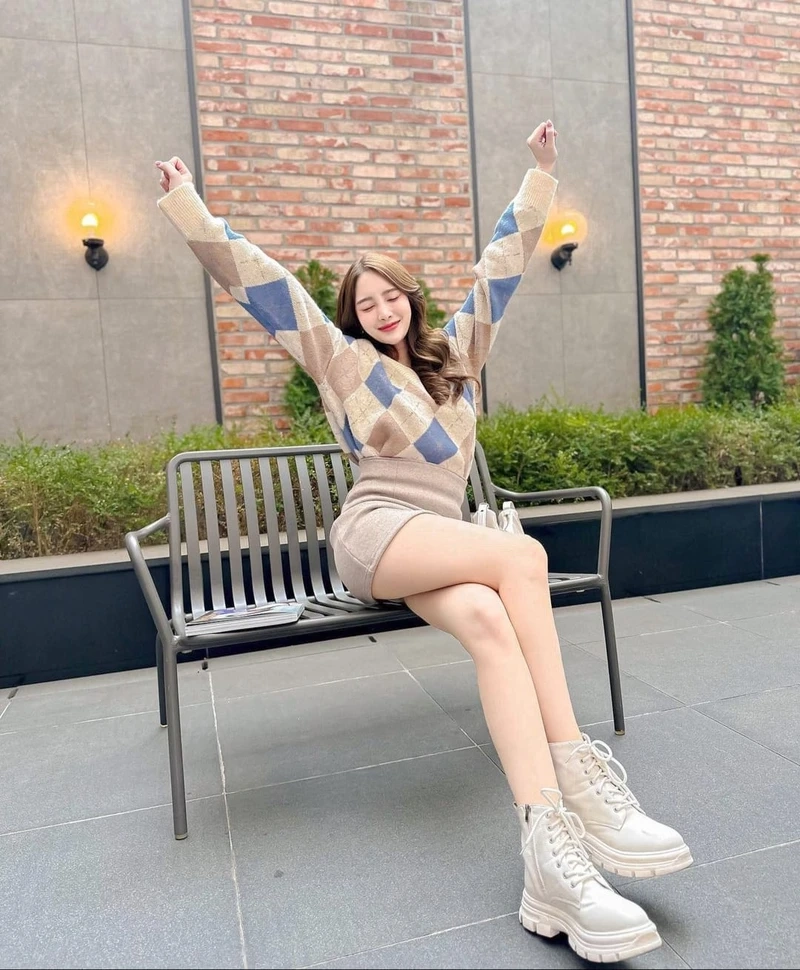Tiktok cô gái xinh đẹp thu hút với nét dễ thương và cuốn hút
