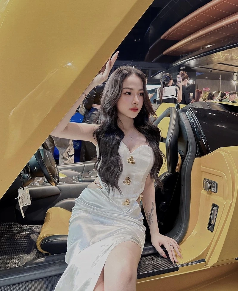 Ảnh k9 nữ tạo sự thu hút với vẻ đẹp tươi mới và quyến rũ