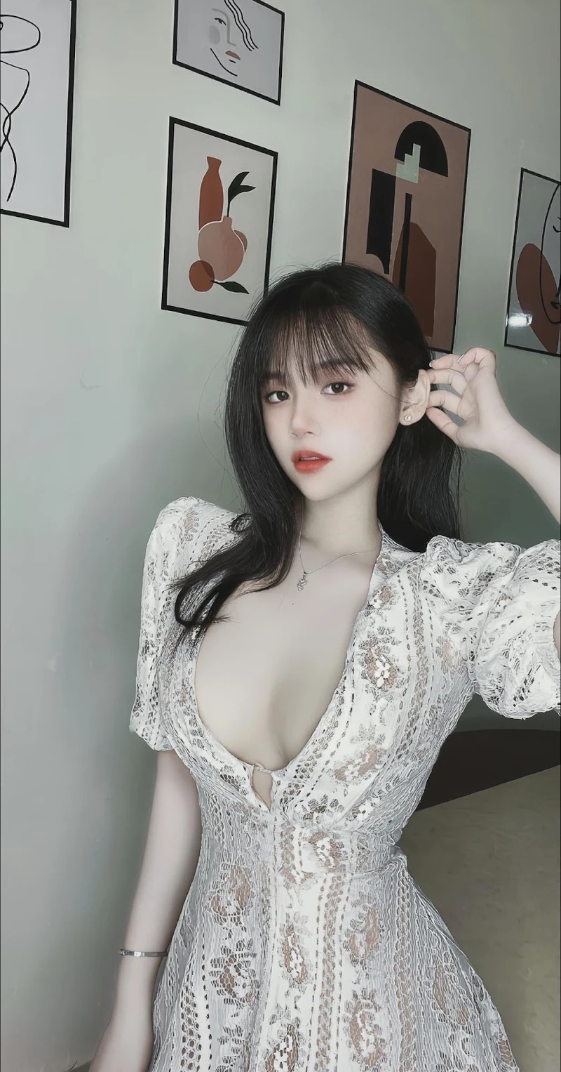 Gai xinh face thể hiện sự dễ thương và cuốn hút trong mọi bức ảnh