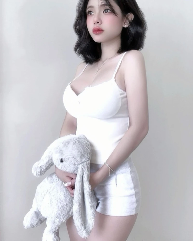 Hình bé gái mới sinh, tươi mới và ngọt ngào trong những ngày đầu đời