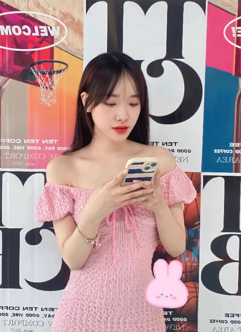 Gái xinh răng khểnh, tạo nét duyên dáng tự nhiên