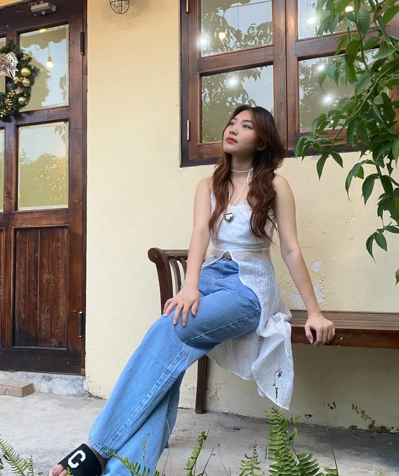 Gái xinh Việt Nam với áo khoác thời trang luôn nhận được lời khen