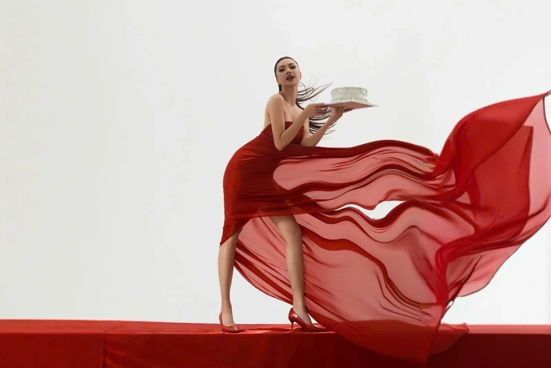 Hoa hậu Kim Duyên nói tiếng Anh đầy tự tin và lưu loát