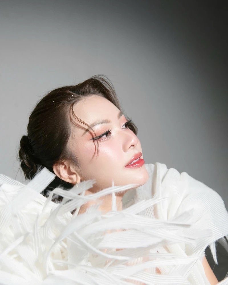 A hau Kim Duyen gây ấn tượng bởi sự nhiệt huyết và sáng tạo