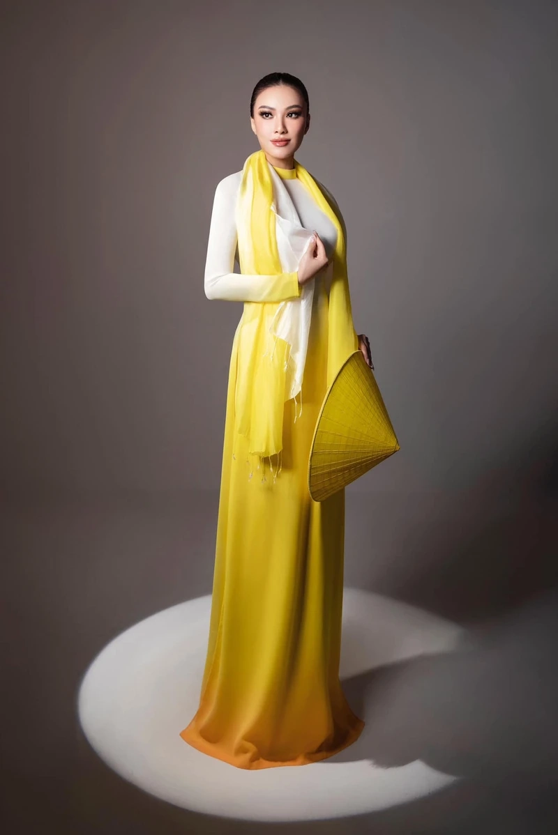 Nguyễn Huỳnh Kim Duyên Miss Universe thể hiện sự tự tin và tài năng