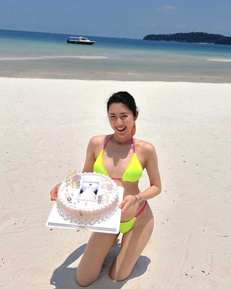 Thuý Ngân diện bikini mang lại cảm giác tươi trẻ và năng động