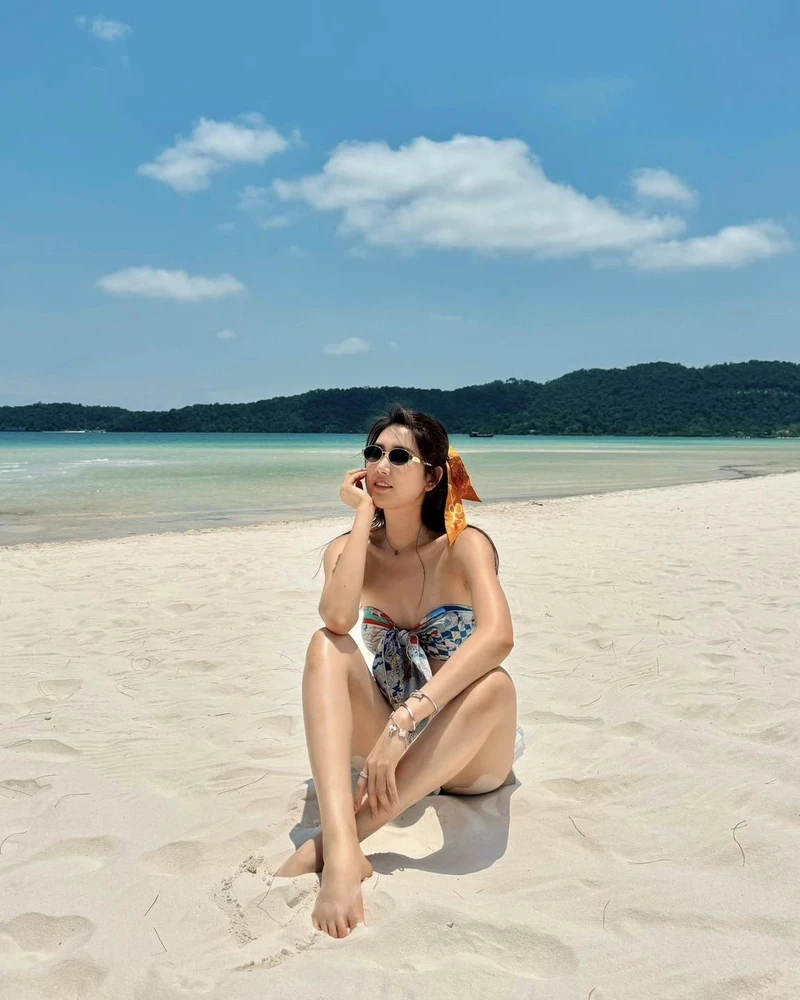  Thuý Ngân sexy bikini tạo điểm nhấn bởi sự tự tin và cá tính 