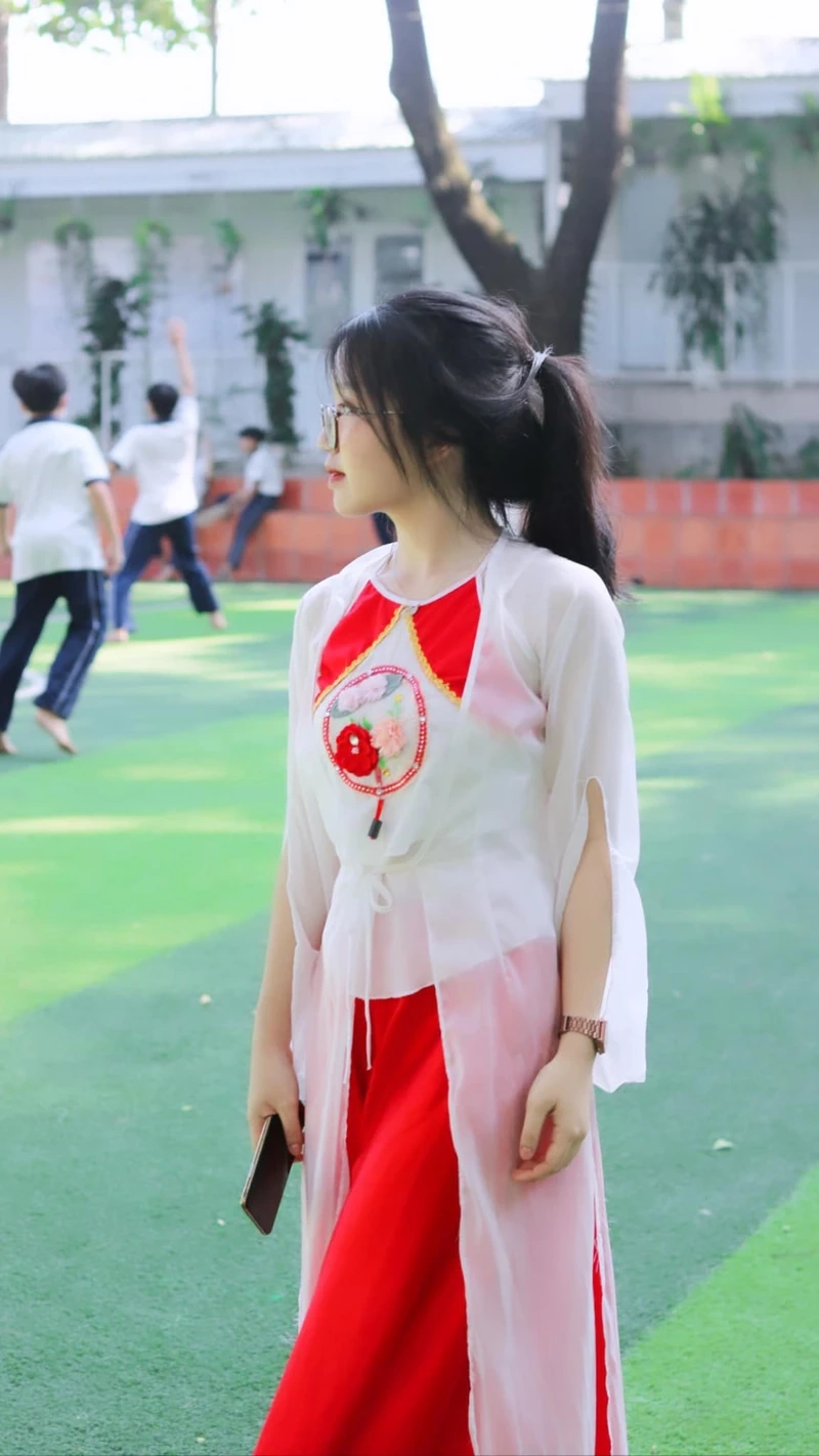 Người mẫu ảnh Việt Nam với vẻ đẹp hài hòa và thần thái tự tin