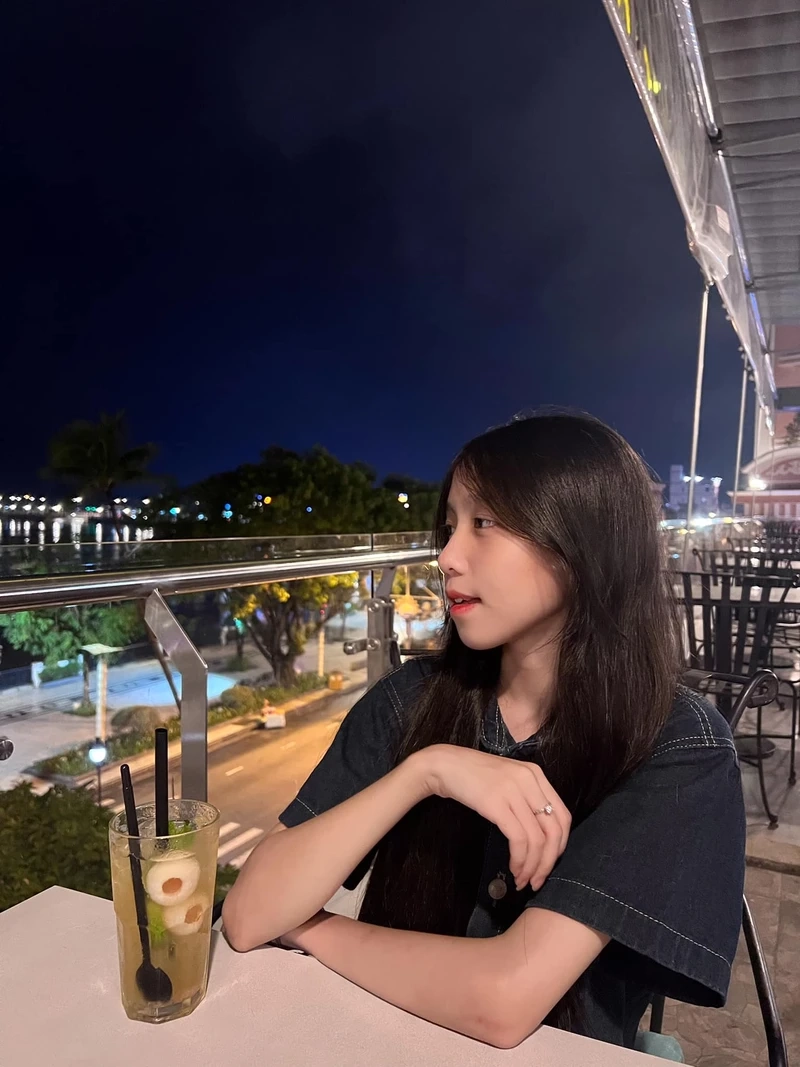 Gái xinh chụp ảnh sexy với vẻ đẹp tự tin và cuốn hút đặc biệt